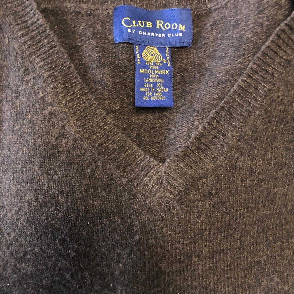club room v neck